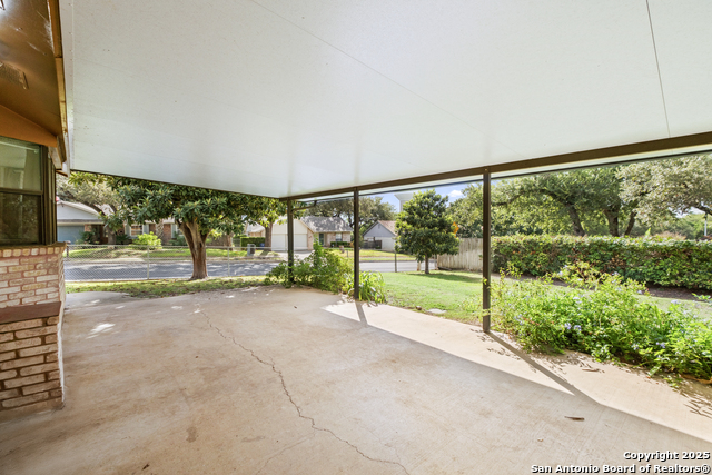 Listing photo id 10 for 7902 Misty Park