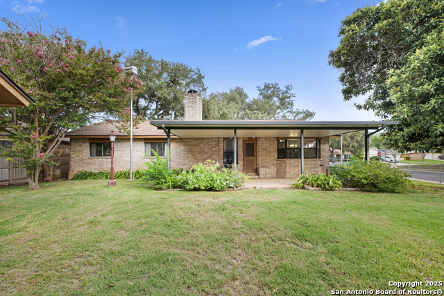 Listing photo id 12 for 7902 Misty Park