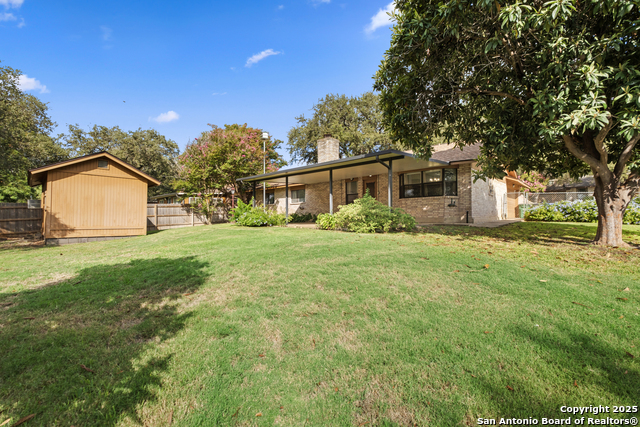 Listing photo id 15 for 7902 Misty Park