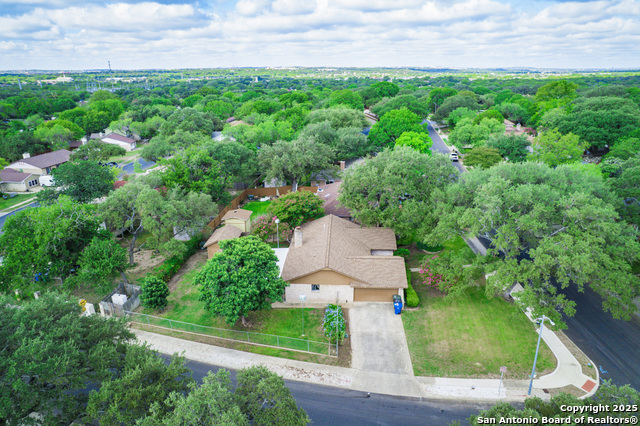 Listing photo id 0 for 7902 Misty Park