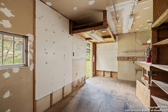 Listing photo id 18 for 7902 Misty Park