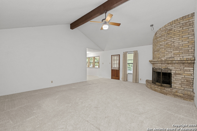 Listing photo id 3 for 7902 Misty Park