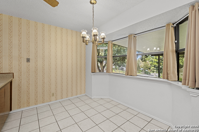 Listing photo id 4 for 7902 Misty Park