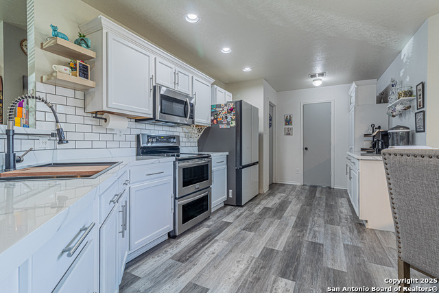 Listing photo id 9 for 9311 Mimosa Mnr