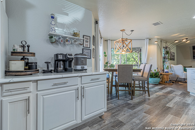 Listing photo id 11 for 9311 Mimosa Mnr