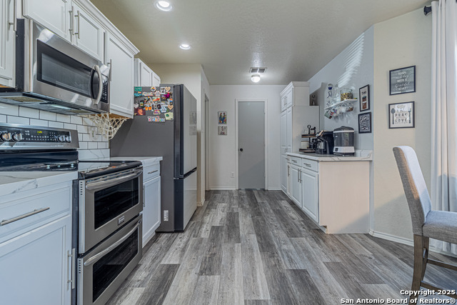 Listing photo id 12 for 9311 Mimosa Mnr