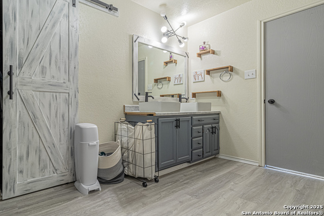 Listing photo id 23 for 9311 Mimosa Mnr