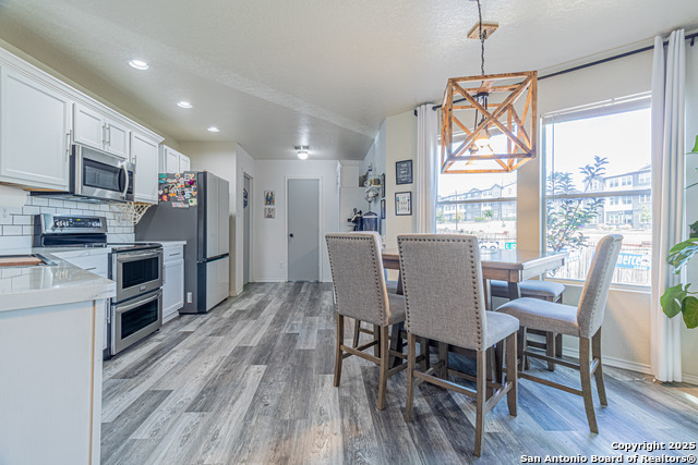 Listing photo id 6 for 9311 Mimosa Mnr