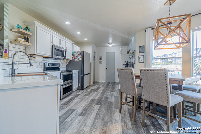 Listing photo id 7 for 9311 Mimosa Mnr