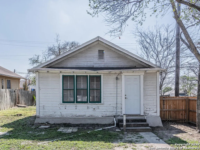 Image 4 of 11 For 839 Russell W