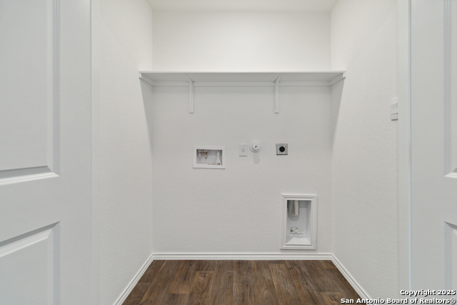 Image 24 of 49 For 12552 Spoor Vly