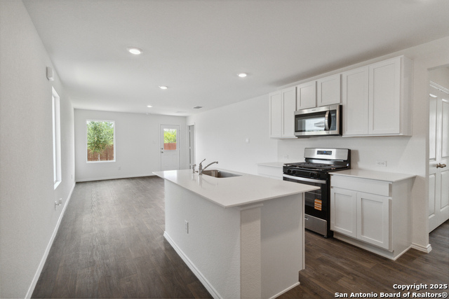 Image 8 of 49 For 12552 Spoor Vly