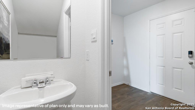 Listing photo id 17 for 12556 Spoor Vly