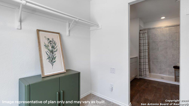 Listing photo id 22 for 12556 Spoor Vly