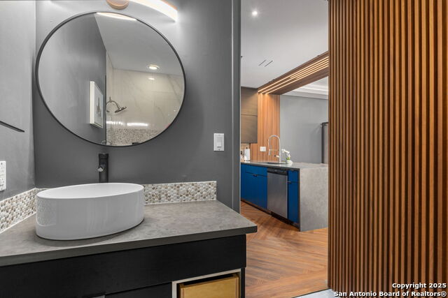 Listing photo id 13 for 17902 La Cantera Unit 411