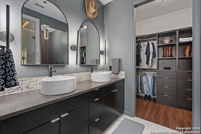 Listing photo id 18 for 17902 La Cantera Unit 411