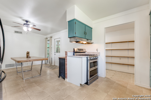 Listing photo id 8 for 5304 Colebrook