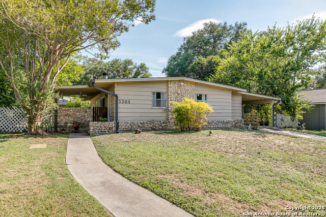 Listing photo id 0 for 5304 Colebrook