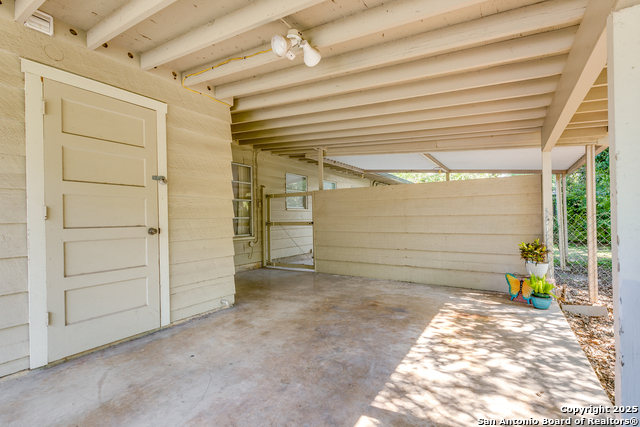 Listing photo id 21 for 5304 Colebrook