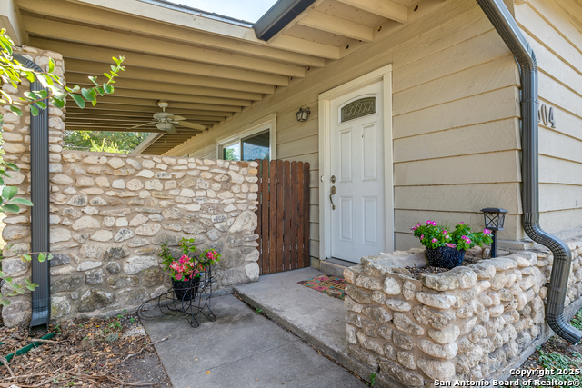 Listing photo id 1 for 5304 Colebrook