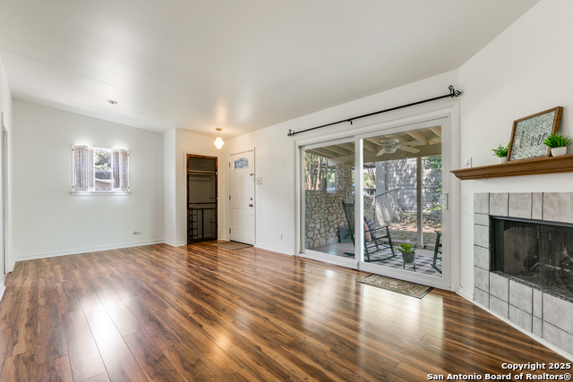 Listing photo id 3 for 5304 Colebrook