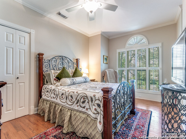 Listing photo id 15 for 16206 Robinwood Ln