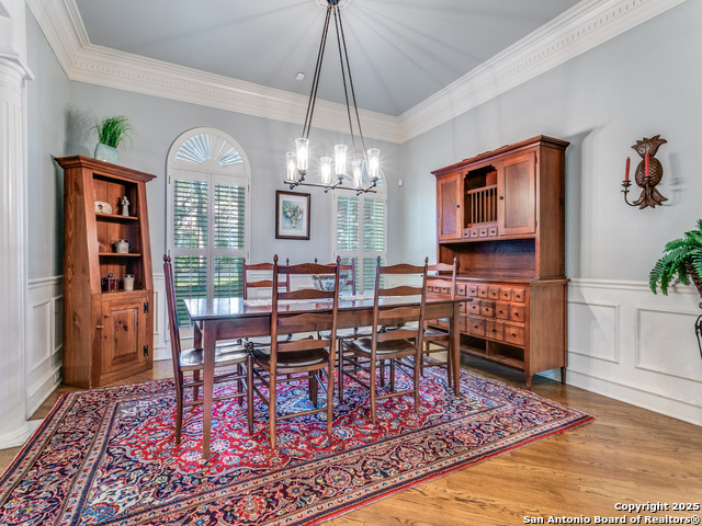 Listing photo id 5 for 16206 Robinwood Ln