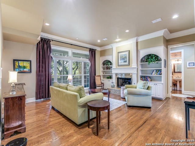 Listing photo id 6 for 16206 Robinwood Ln