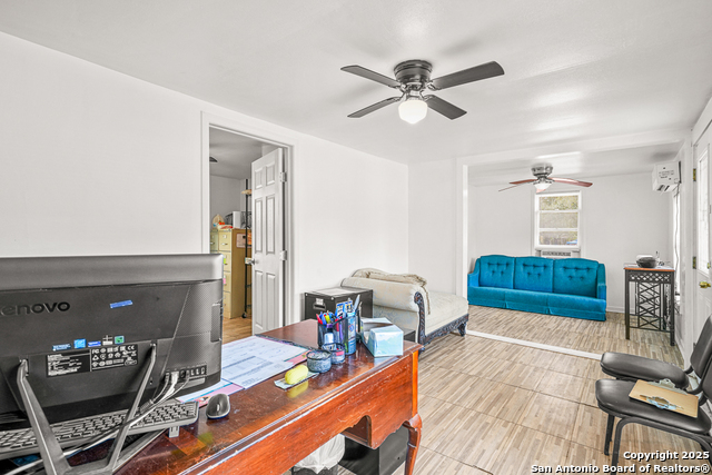 Listing photo id 17 for 2025 Standish