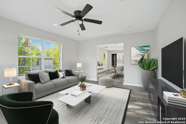 Image 3 of 11 For 835 Aaron Pl