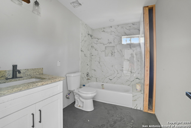 Image 7 of 11 For 835 Aaron Pl