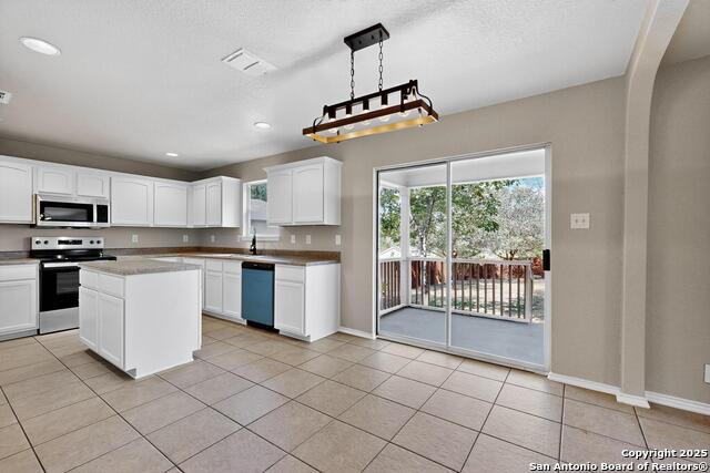 Listing photo id 11 for 7207 Aldebaran Sun