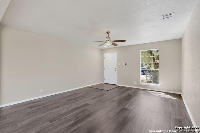 Listing photo id 6 for 7207 Aldebaran Sun