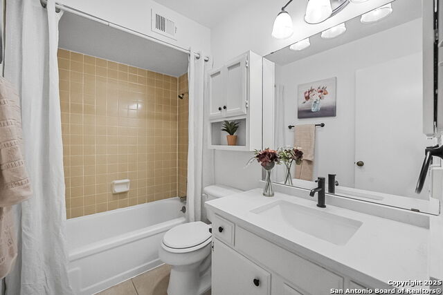 Image 22 of 32 For 8702 Village Dr  1005