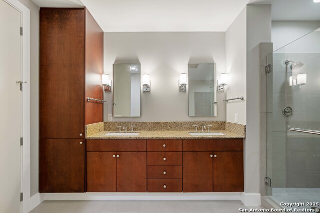 Image 12 of 20 For 610 Market E Unit