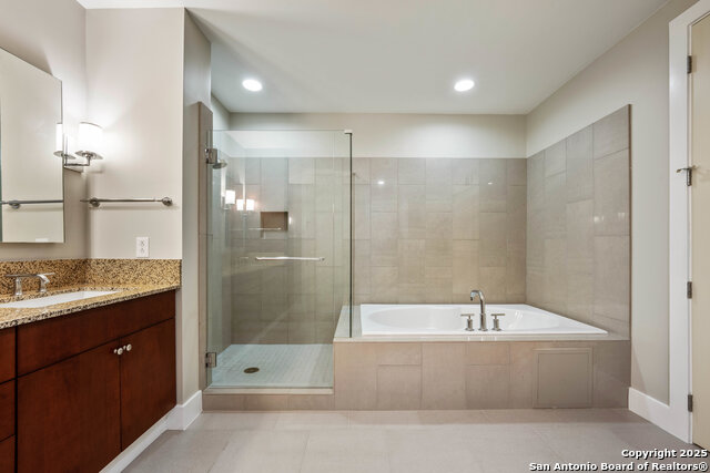 Image 13 of 20 For 610 Market E Unit