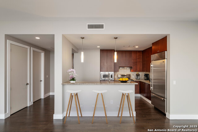 Image 5 of 20 For 610 Market E Unit