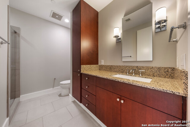 Image 9 of 20 For 610 Market E Unit