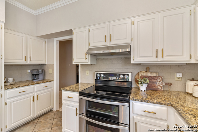 Listing photo id 10 for 27240 Boerne Glen