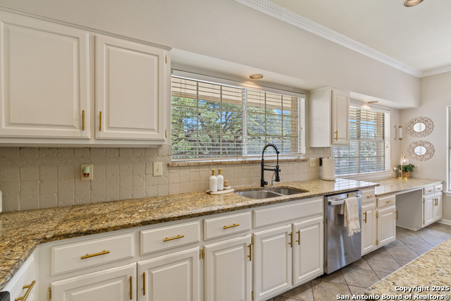 Listing photo id 11 for 27240 Boerne Glen