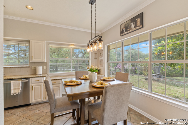 Listing photo id 14 for 27240 Boerne Glen