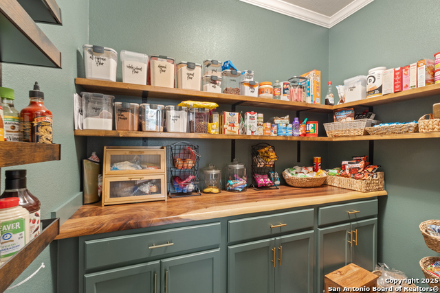 Listing photo id 16 for 27240 Boerne Glen