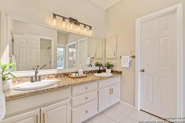 Listing photo id 21 for 27240 Boerne Glen
