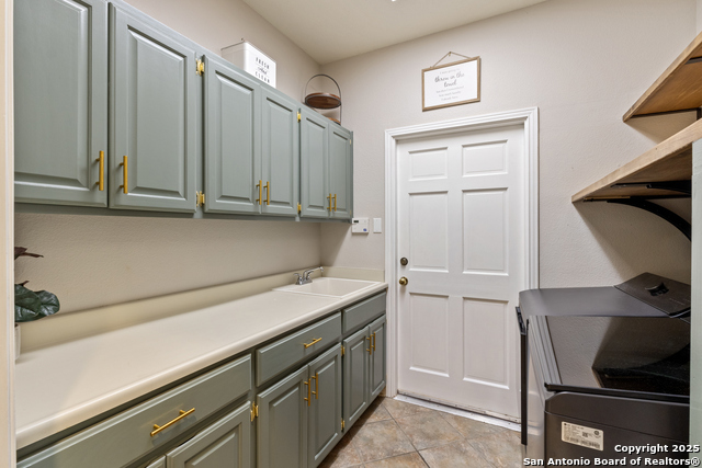 Listing photo id 28 for 27240 Boerne Glen