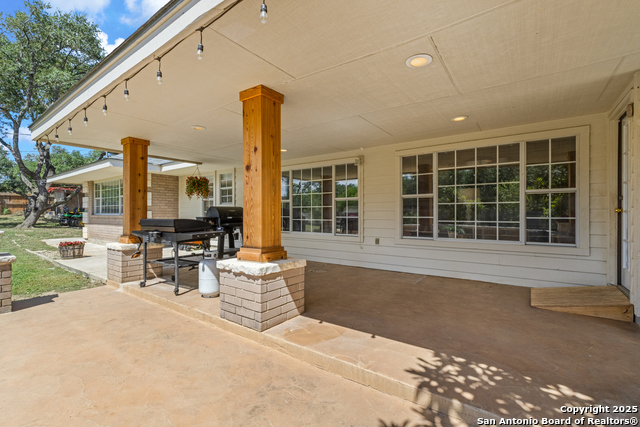 Listing photo id 29 for 27240 Boerne Glen