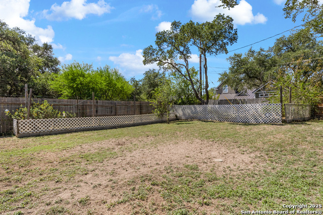 Listing photo id 31 for 27240 Boerne Glen