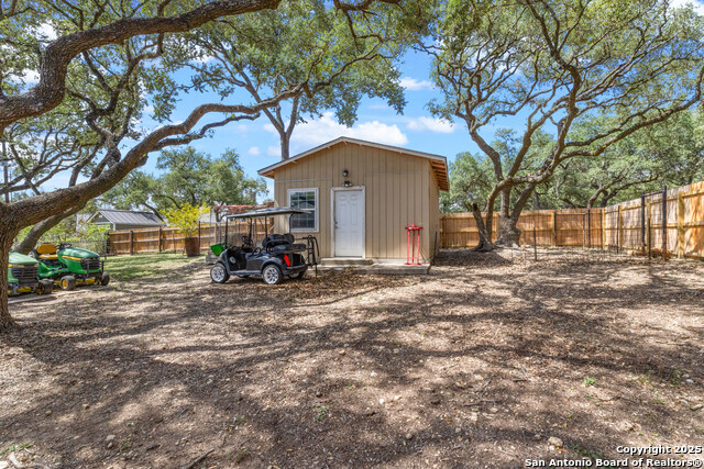 Listing photo id 35 for 27240 Boerne Glen