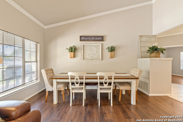 Listing photo id 7 for 27240 Boerne Glen