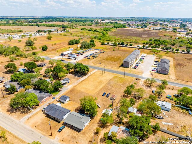 Listing photo id 9 for 125 Lone Oak