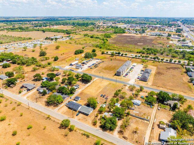 Listing photo id 10 for 125 Lone Oak